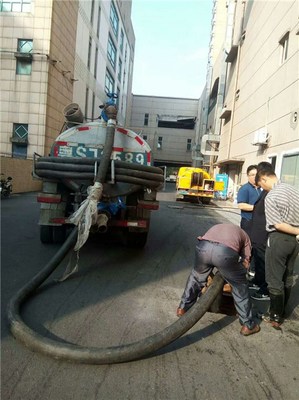 化粪池清理新方案 茶山渣水车的高效应用与鑫昊市政工程的专业服务