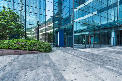 智能建筑为何呼唤智能清洁 构建高效、健康与可持续的运营闭环